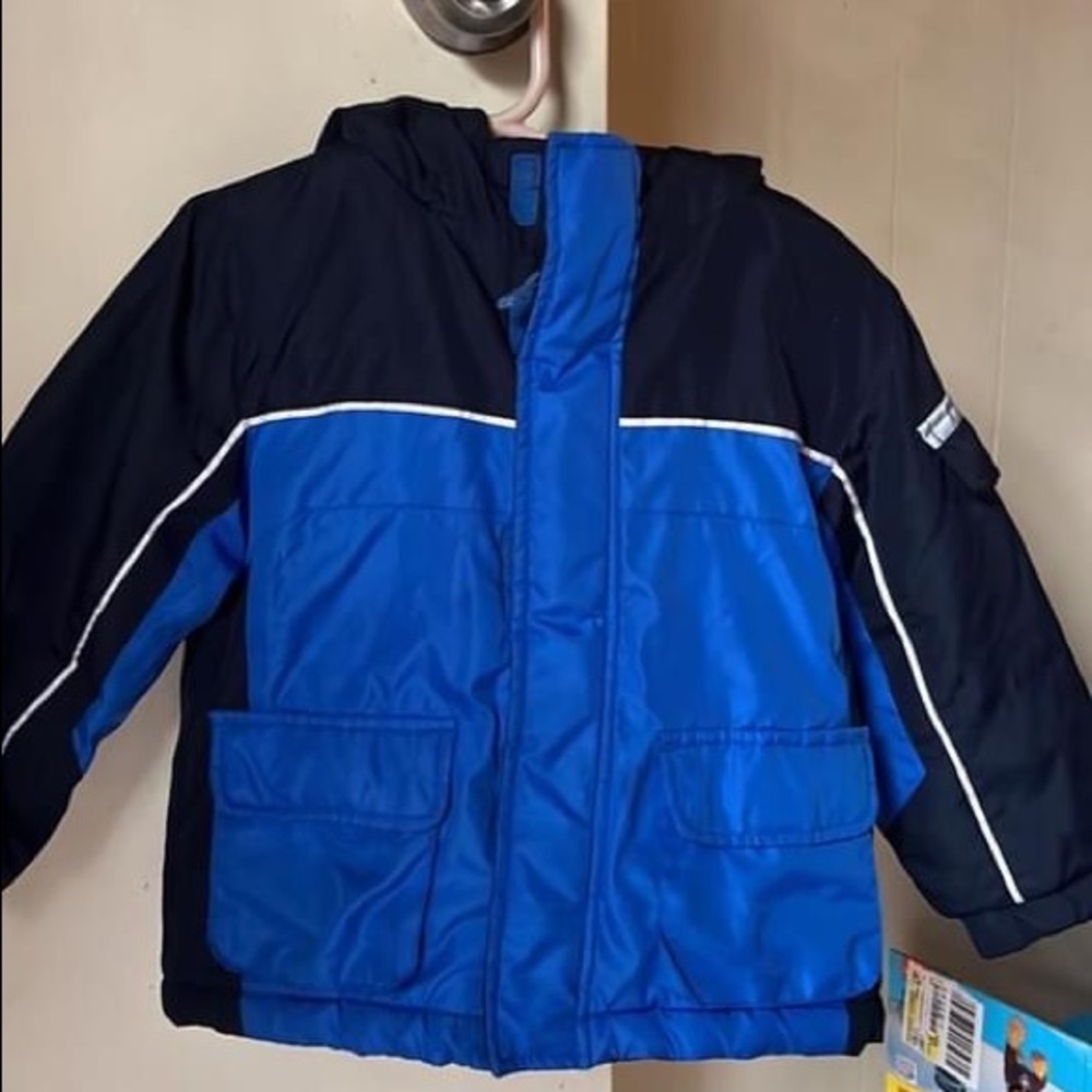 Boys blue faded glory coat size medium
